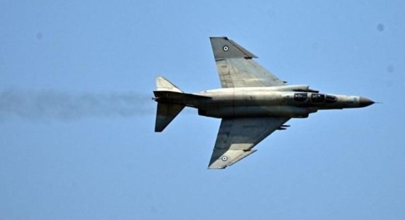 Megrázó videó jelent meg a lezuhant Gripenről: titokban vették fel a vadászgép roncsát a szolnoki katonai bázison