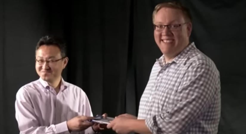 TGS 2026: Shuhei Yoshida és Adam Boyes rekreálták a 13 évvel ezelőtti PS4 lemez átadást