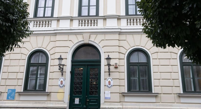 Súlyos vád egy zalai főorvos ellen – pénzt fogadott el a kórházi kezelésért