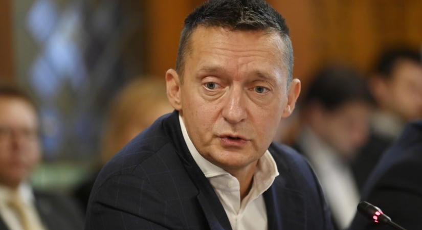 Vitézy Dávid: Rogán Antal javaslata volt, hogy kerüljön át a parkolás a kerületekhez