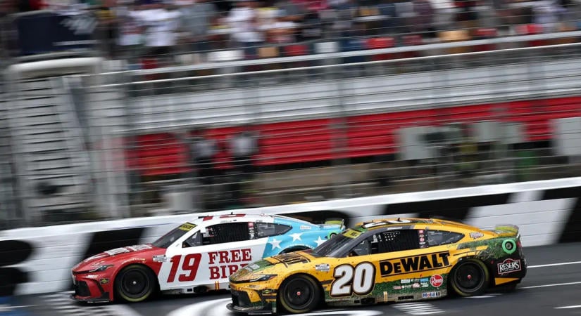 Őrült befutó a NASCAR-ban: ezredek döntöttek Chase Briscoe javára