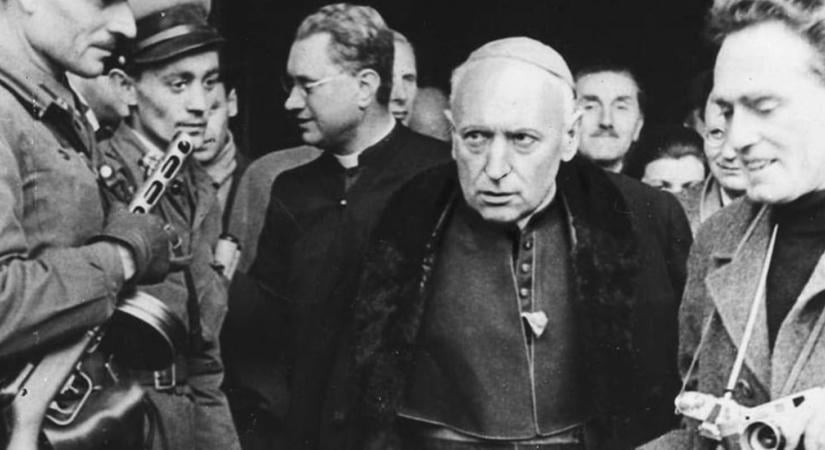 Teher alatt a pálma – Csak rosszat tesz az egyháznak, ha üldözik?