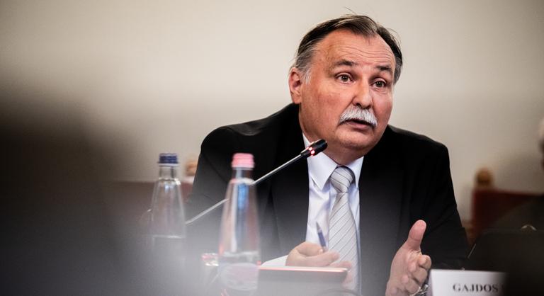 Milliárdok tűntek el adattörlési kódokra, feljelentést tett a miniszter