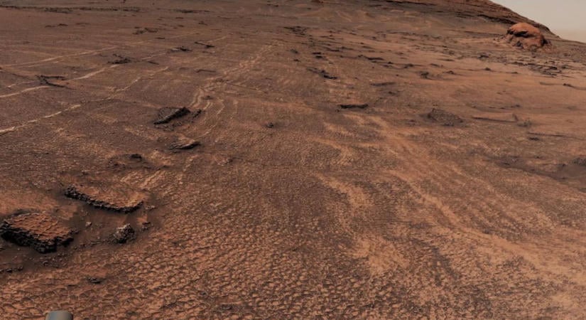 Rejtélyes, sokszög alakú képződmények által borított területet talált a Curiosity a Marson