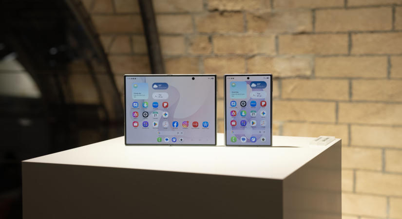 Öt különböző hajlítható mobillal készülhet a Samsung 2027-re