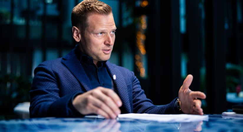 Fordulat Tiborcz Istvánék budai elitklubjánál: jócskán csökkentik a több millió forintos tagdíjat