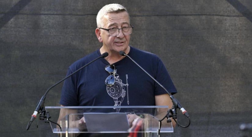 Bayer a pácban