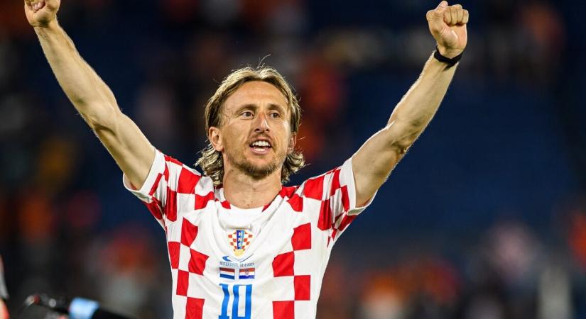 Mégsem vonul vissza Luka Modric