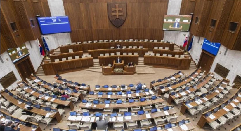 A Hlas beterjeszti a ciklus népszavazással való lerövidítését