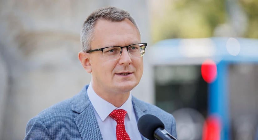 A KDNP nem támogatja, hogy azonos nemű párok gyermeket fogadjanak örökbe