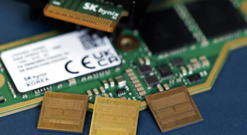 SK Hynix memóriachipek is készülhetnek az Intel gyáraiban