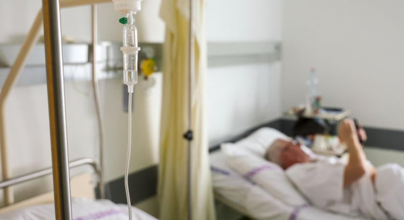 Négy hónapos várólista, CT és egynapos sebészet – kiderült, mi tartja vissza a beruházásokat Pakson