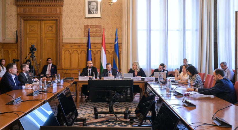 Orbán Viktor és Gyurcsány Ferenc meghallgatását is kezdeményezné Toroczkai végrehajtási ügyekben
