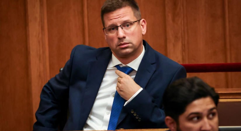 Hírt adtak magukról a Digitális Polgári Körök, Gulyás Gergely társaságában kínálnak egy kellemes estét