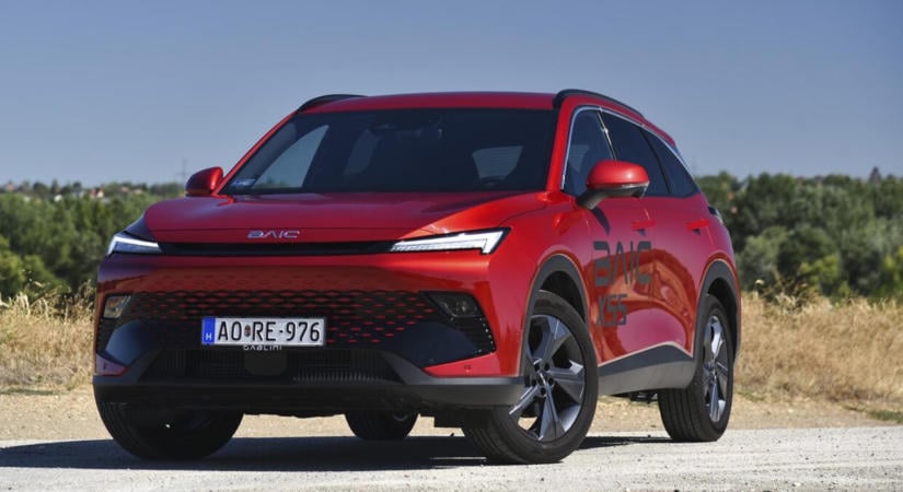 Mivel villanthat egy újabb kínai autó? – BAIC X55-teszt