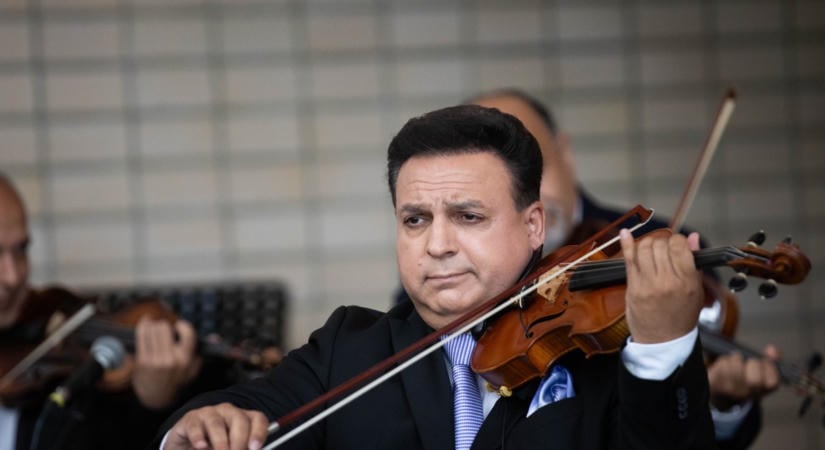 Mága Zoltán közös koncertekről egyeztetett a világsztárokkal dolgozó producerrel