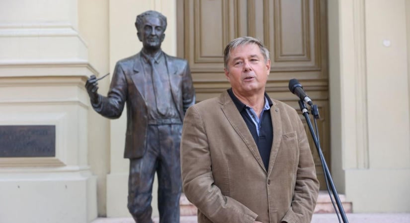 Szent-Györgyi Albert szobránál hangzott el, min múlhat az SZTE következő száz éve  fotók