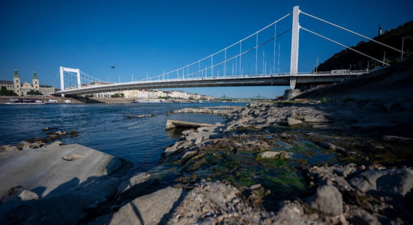 Továbbra is apad a Duna, negatív rekorddal fenyeget a hétvégi vízállás