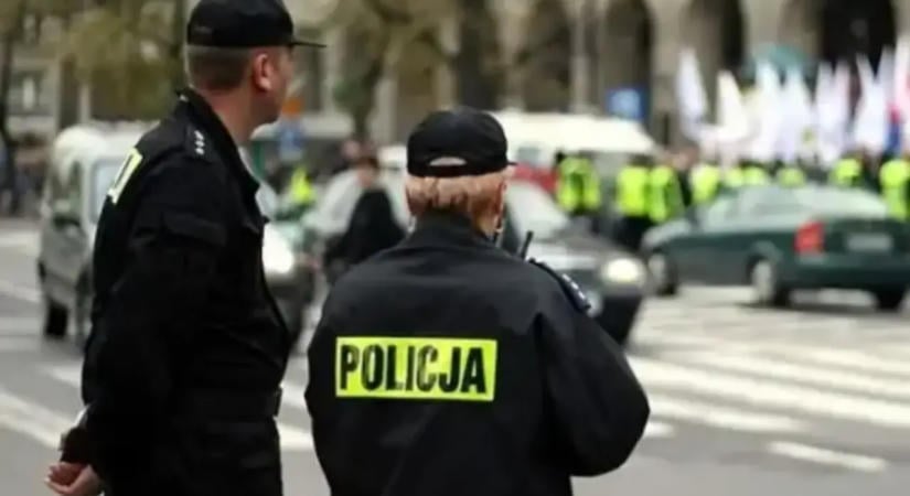 Halálos iskolai késelések után több mint tízezer iskolában ellenőrzött a lengyel rendőrség
