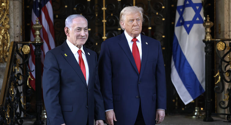 Titokban, egy katonai bázisról repült Washingtonba Netanjahu, hogy Donald Trumppal tárgyaljon