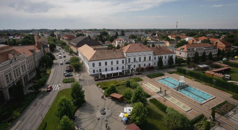 A Böszörményben terjengő irdatlan bűz lett a közelgő a választás kampánytémája – megoldás is születhet