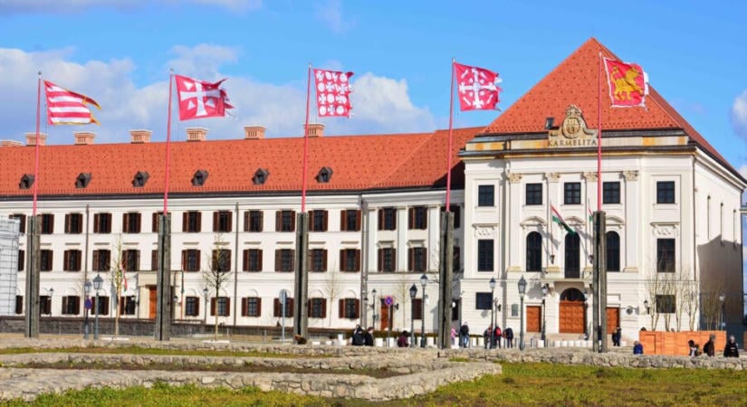 Többszáz millió forintba került Orbán Viktor könyvtára