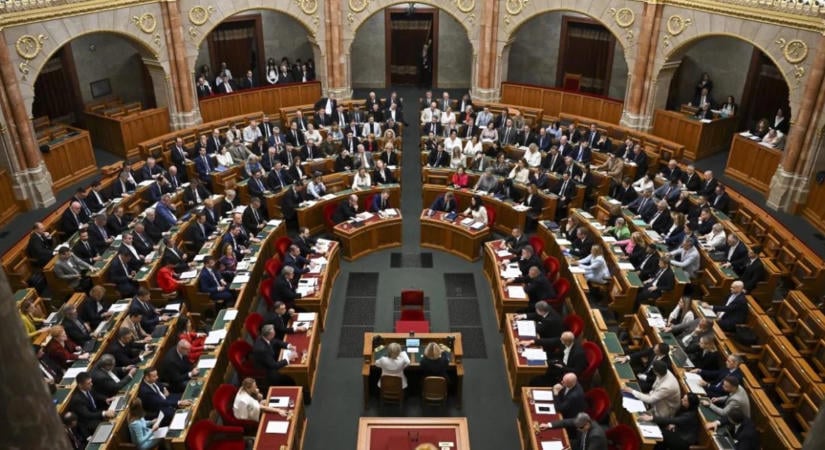 Magyar Péter felszólalásával kezdődik az Országgyűlés kétnapos ülése