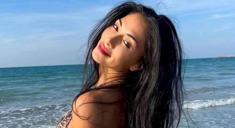 A parton sétálva kapták lencsevégre az őrülten szexi bikinis Nicole Scherzinger-t (videó)