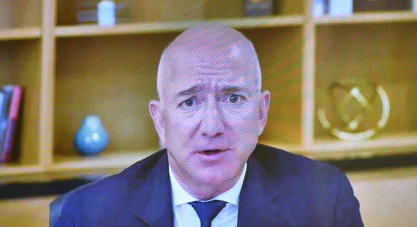 Jeff Bezos és egy szintén trumpista indiai milliárdos vehetik meg a Liverpoolt, szédületes áron