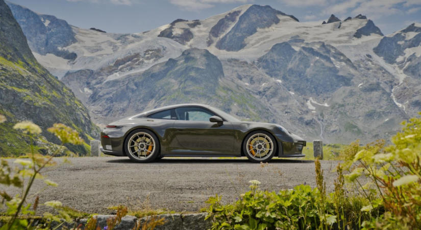 Az Alpok ihlette a Porsche új, ritka 911-esét