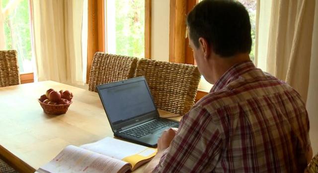 Pert nyert egy pedagógus a tankerülete ellen, ki kell fizetniük a túlórapénzét