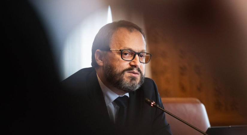 Parlament előtt a vényköteles gyógyszerek áfamentesítése