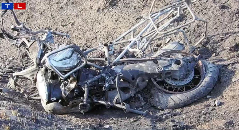 Elmérte a kanyart, elesett és 30 métert repült a motoros, mielőtt kigyulladt