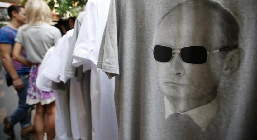 Putyin-pólókat és orosz zászlókat árult a Mi Hazánk megyei képviselője