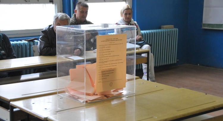Kormánypárti sajtó: Október 25-én lesznek a parlamenti választások