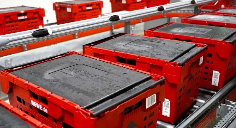 Hűtőautók nélkül szállítaná ki a friss élelmiszereket a REWE
