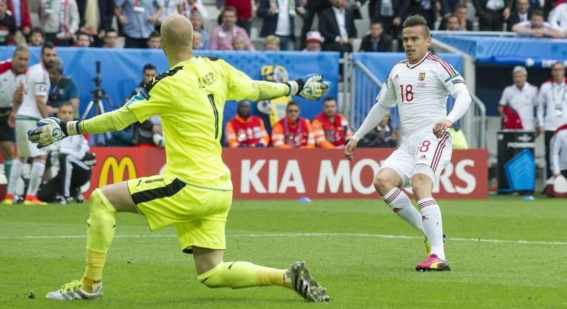 Stieber Zoltán tart közönségtalálkozót a sárvári Nádasdy-iskolában