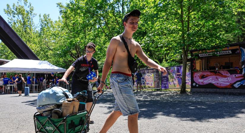 Így kezdődött a Fishing on Orfű: a hőségre máris megvan a fesztiválozók válasza - galéria