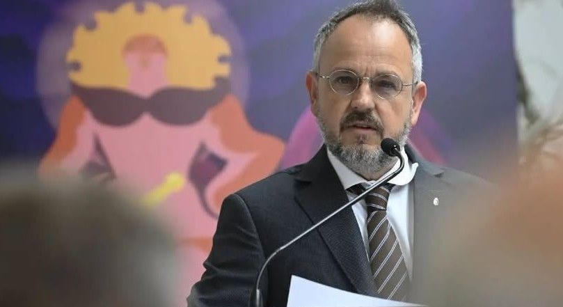 Meggyanúsították az óbudai korrupciós ügyben is Bús Balázst:150 millió forintot kaphatott