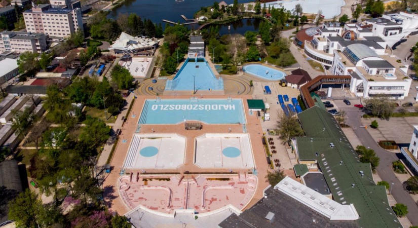 Rövidül a szezon, Hajdúszoboszlón állami segítséget kérnek a fürdőknek