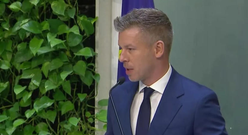 A kormányfő azzal mentegette magát a kormányinfón, hogy ő semmilyen utasítást nem adott
