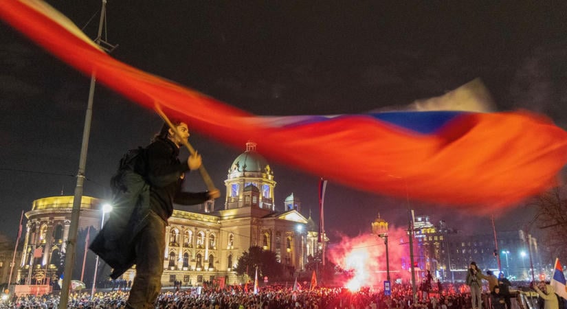 Komoly tétje van a mai napnak: megkezdődött a sorsdöntő szavazás a szomszédban