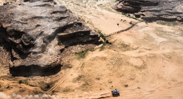 Rögtön balesettel kezdődött a Dakar, egy nézőt kórházba szállítottak