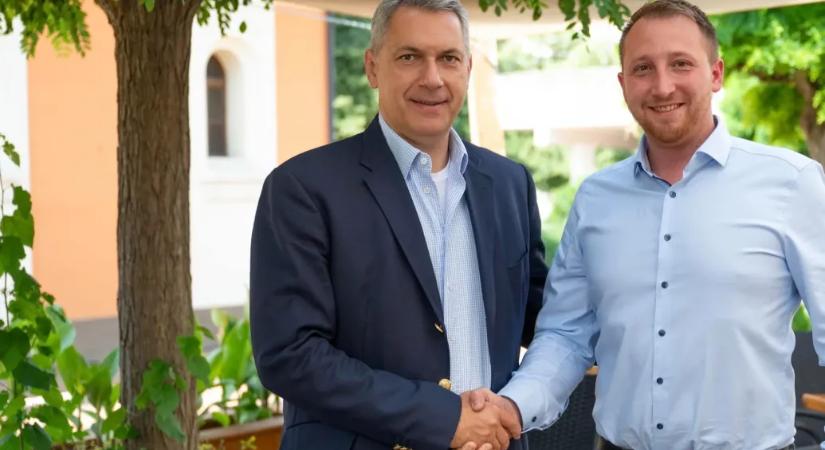 Kirúgták a MÁV-tól Orbán kampánykörútjának egyik résztvevőjét, akire a kampányban figyelt fel a Telex