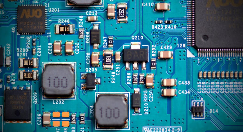 FPGA-k őrzik a fizikai AI robotokat, determinisztikus működést ígér a Lattice