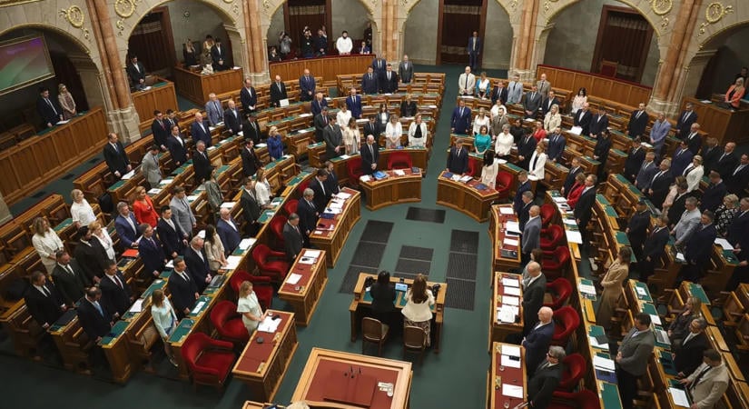 Magyar Péter felszólalásával kezdődik az Országgyűlés ülése – élőben az Origón!