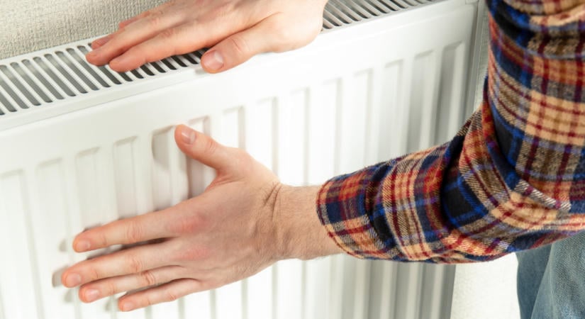 Fűtesz, mégis hideg a lakás? Ezek az apró hibák viszik el a meleget a fűtési szezon elején