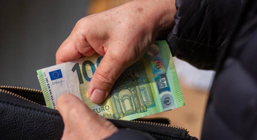 Ítéletet mondott a Fitch Ratings Magyar Péterék költségvetési terveiről
