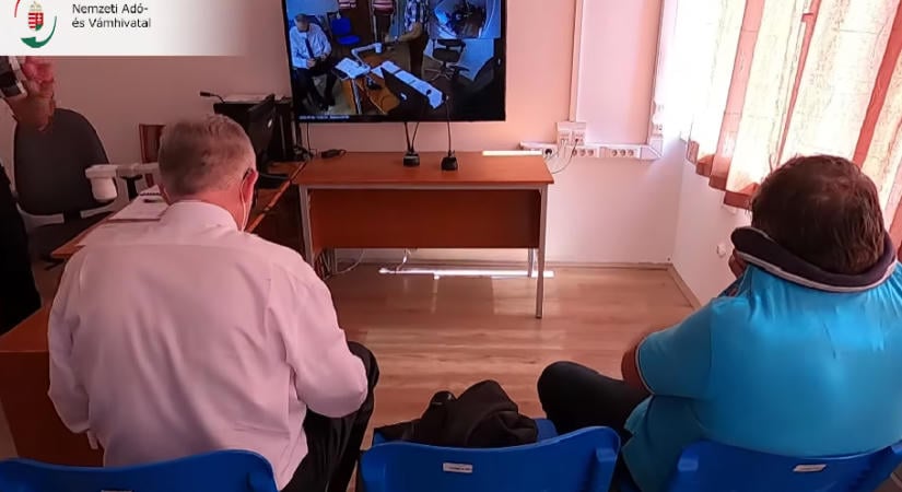 Borítékban adta a fizetést a hajdúszoboszlói nagyvállalkozó