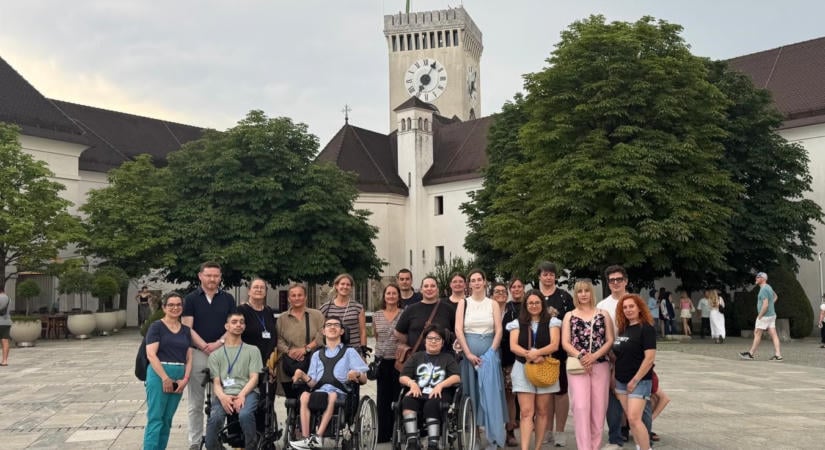 Súlyos oxigénhiánnyal született kisfia inspirálta, hogy több ezer sorstársuknak segítsen – interjú Kádár Judittal a cerebrális parézisről